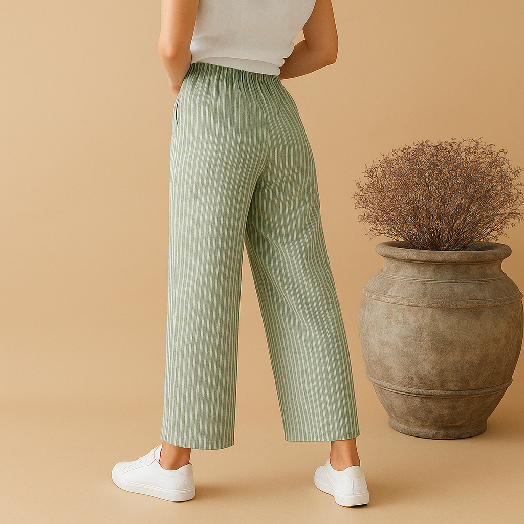 Zomerbroek voor dames met normale pasvorm, luchtig materiaal en elegante uitstraling, geschikt voor casual en chique zomerse outfits.